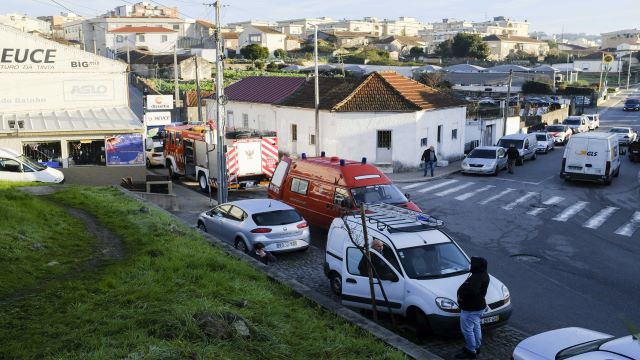 Dois jovens morrem em incêndio em Rio Tinto