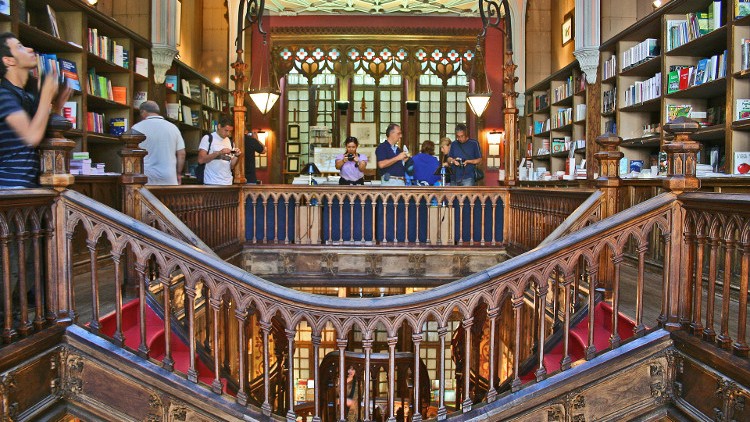 Livraria Lello no Porto em vias de ser classificada como monumento nacional
