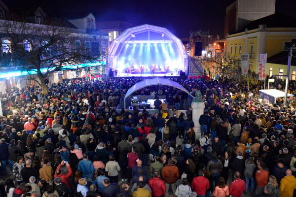 MARINHA GRANDE SAIU À RUA PARA CELEBRAR O 25 DE ABRIL