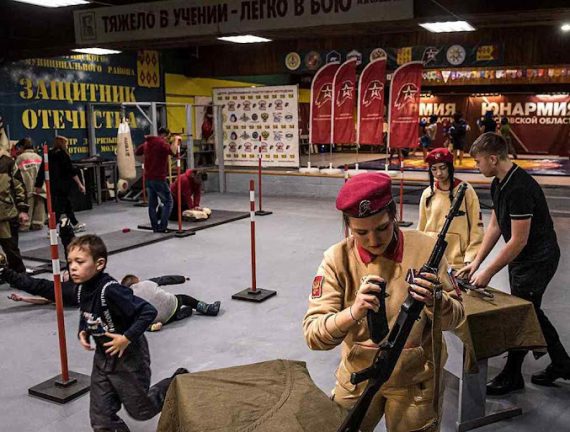 Kremlin fanatizou crianças para a guerra