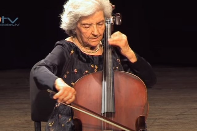 Morreu aos 106 anos a violoncelista e pedagoga Madalena Sá e Costa