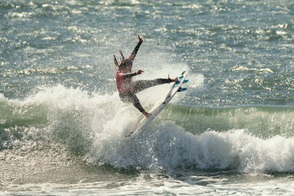 Liga MEO Surf: Chamada para o Joaquim Chaves Saúde Porto Pro às 8 horas em Leça da Palmeira