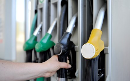 Tem carro a gasóleo? Não espere por segunda-feira para abastecer