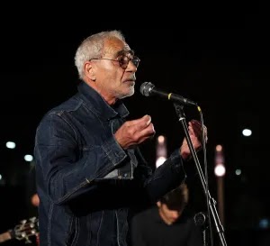 Manuel Flores atua na Praça da Juventude em Anadia