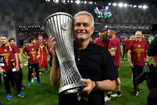 José Mourinho eleito o melhor treinador do mês na Liga italiana
