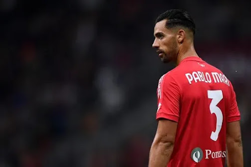 Jogador do Arsenal entre feridos de esfaqueamento em centro comercial