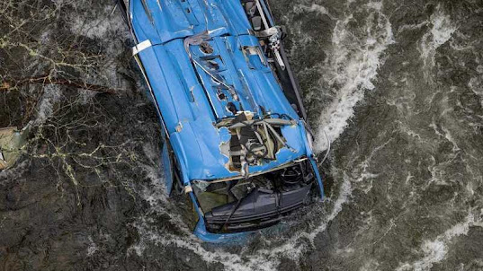 Sobe para sete número de mortos em queda de autocarro ao rio em Pontevedra