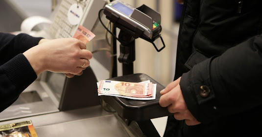 ASAE “apanha” supermercados a cobrar mais na caixa do que o anunciado