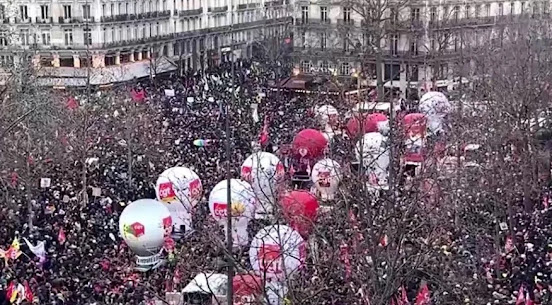 Mais de 1 milhão de pessoas em protesto nas ruas de França