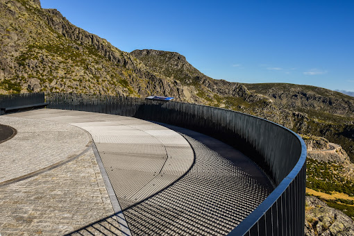 Covilhã | A REDE DE MIRADOUROS DA SERRA DA ESTRELA TEM MAIS UMA ATRAÇÃO- O MIRADOURO DO COVÃO