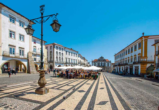 Liepāja e Évora, cidades Capital Europeia da Cultura em 2027, reforçam cooperação