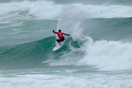Segunda etapa da Liga MEO Surf iniciou-se hoje com ondas de 0,5m a 1m na Praia de Leça da Palmeira