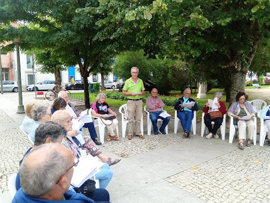 Cantanhede | No âmbito do projeto Tardes Comunitárias. Biblioteca Municipal promove sessão de leitura de textos no jardim
