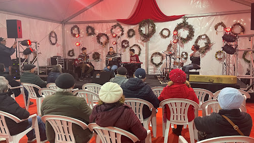 Cantanhede | Atuações musicais na tenda instalada na Praça Marquês de Marialva. Música na Praça anima centro da cidade até 23 de dezembro