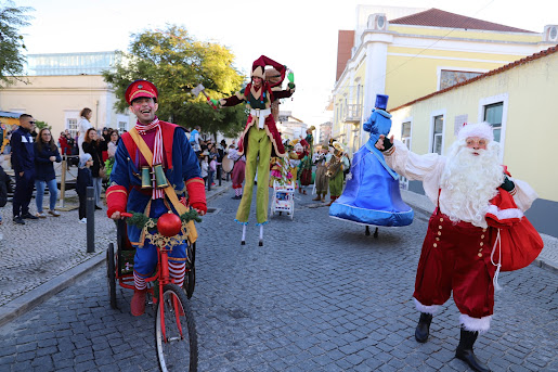 PARADA DE NATAL LEVOU MAGIA AO CENTRO DA MARINHA GRANDE
