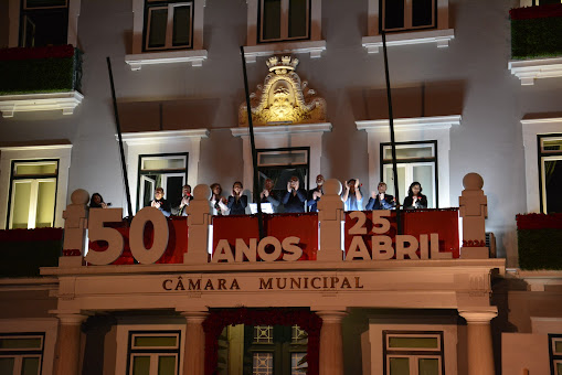 MARINHA GRANDE CELEBROU O 25 DE ABRIL EM FESTA