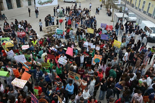 Marinha Grande | ALUNOS VIERAM “TODOS À MANIF”