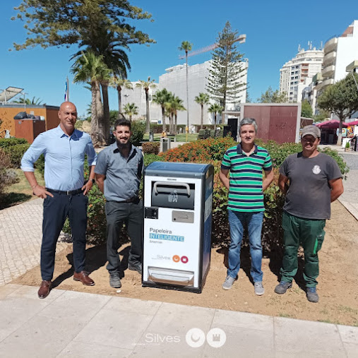 MUNICÍPIO DE SILVES INSTALOU PAPELEIRAS INTELIGENTES EM ARMAÇÃO DE PÊRA