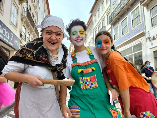 GRANDE PARADA A 4 DE JUNHO ‘ANTECIPA’ E APRESENTA COIMBRA A BRINCAR