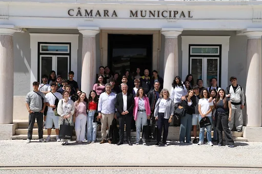 Marinha Grande | ALUNOS DO PROGRAMA “PARTILHA COM ENERGIA” RECEBIDOS NO SALÃO NOBRE
