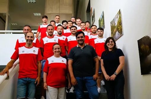 Castelo de Paiva | A PRETEXTO DA SUBIDA À 1ª DIVISÃO DISTRITAL. ASSOCIAÇÃO DESPORTIVA DO COUTO MINEIRO RECEBIDA NOS PAÇOS DO CONCELHO