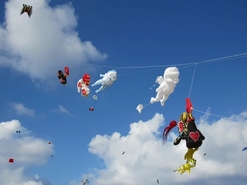 Papagaios gigantes e espetáculos para toda a família animam São Jacinto no fim-de-semana