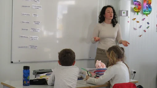 PROJETO “ARCO-ÍRIS DE CULTURAS” PROMOVE INCLUSÃO E DIVERSIDADE NA EB DA PRAIA DA VIEIRA