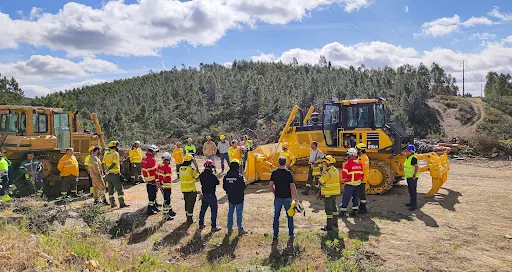 CIM Beira Baixa promove formação especializada em combate a incêndios rurais com maquinaria pesada em Proença‑a‑Nova