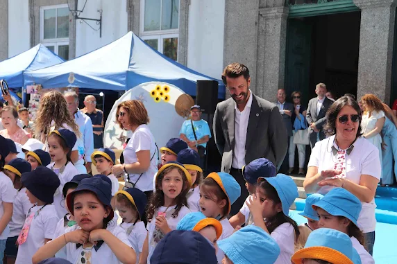 Solidariedade e a tradição já se celebram no Largo do Conde. 19ª FEIRA SOCIAL COMEÇOU HOJE NA VILA DE CASTELO DE PAIVA