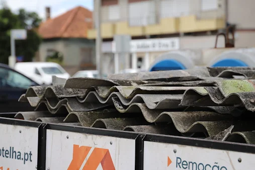 MUNICÍPIO DA MARINHA GRANDE GARANTE RECOLHA DE 1000 TONELADAS AMIANTO