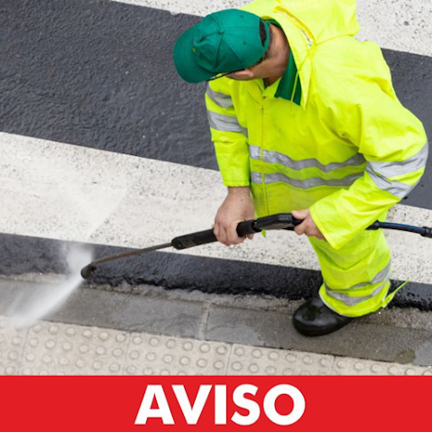MUNICÍPIO DE SILVES PROMOVE AÇÕES DE LAVAGEM DE RUAS EM ARMAÇÃO DE PÊRA