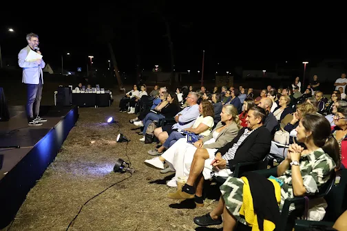 PEDRO CHAGAS FREITAS LEVOU REFLEXÃO SOBRE “OS DIAS CHEIOS DE NADA” A SÃO PEDRO DE MOEL