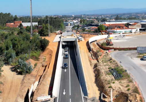 Águeda | Passagem inferior do novo viaduto da ligação do PEC ao IC2 aberta ao trânsito