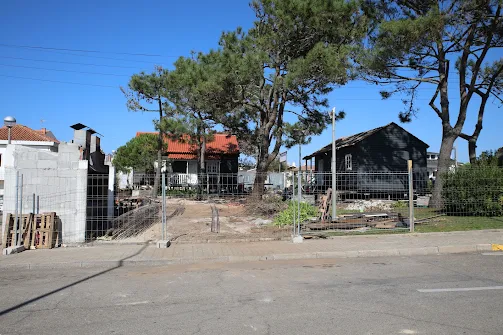 Investimento municipal ascende os 300 mil euros. Núcleo dos palheiros da Praia da Tocha está a ser requalificado