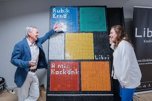 Criador do Cubo de Rubik e estrela mundial do xadrez juntos na Universidade de Aveiro em conferência sobre o futuro da inteligência